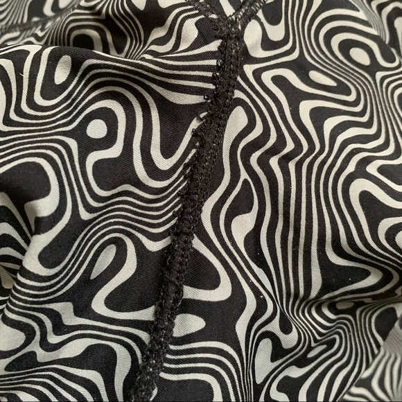 Balance Athletica ‘Storm’ Legging (XS) - Picture 3 of 8